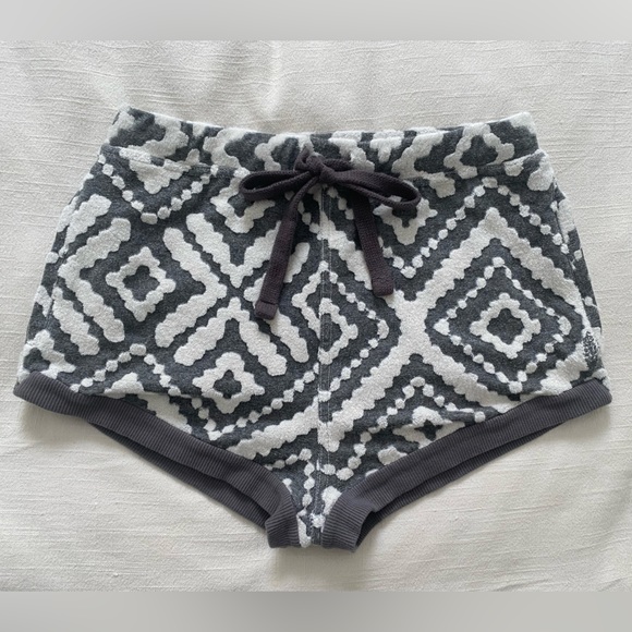 Free People Movement Where the Wind Blows Shorts Size Small Jacquard Gray New - Picture 1 of 4